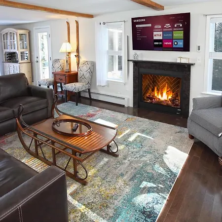 Upscale Home Minutes From Golf, Trails & Festivals